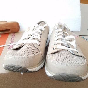 .DrScholls Memory Foam Cool Fit Insole Sneaker Anna Simply Taupe&White NWT 7.5 M